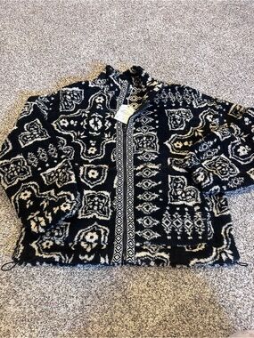 Black & Cream Patterned Women's Fleece Jacket